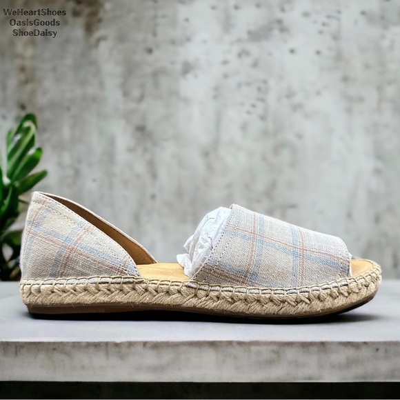 NIB Born Seak Slip On Comfort Flat Sandal Open Toe Closed Heel Taupe Fabric 9M - Picture 5 of 15